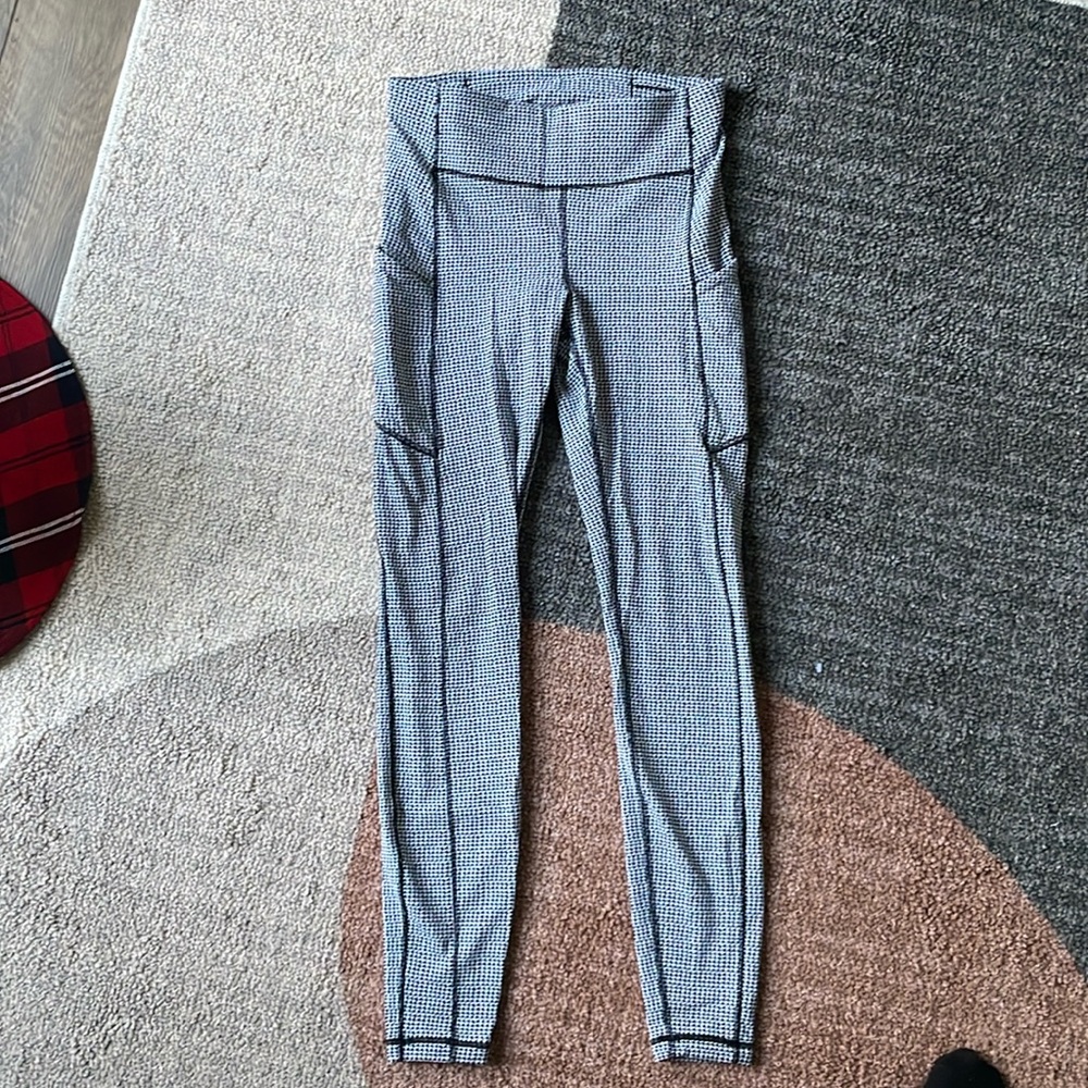 Lululemon houndstooth print leggings